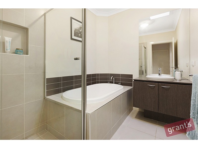 26 Sabel Drive, Cranbourne North VIC 3977