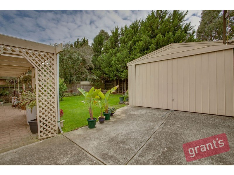 8 Pioneer Court, Berwick VIC 3806