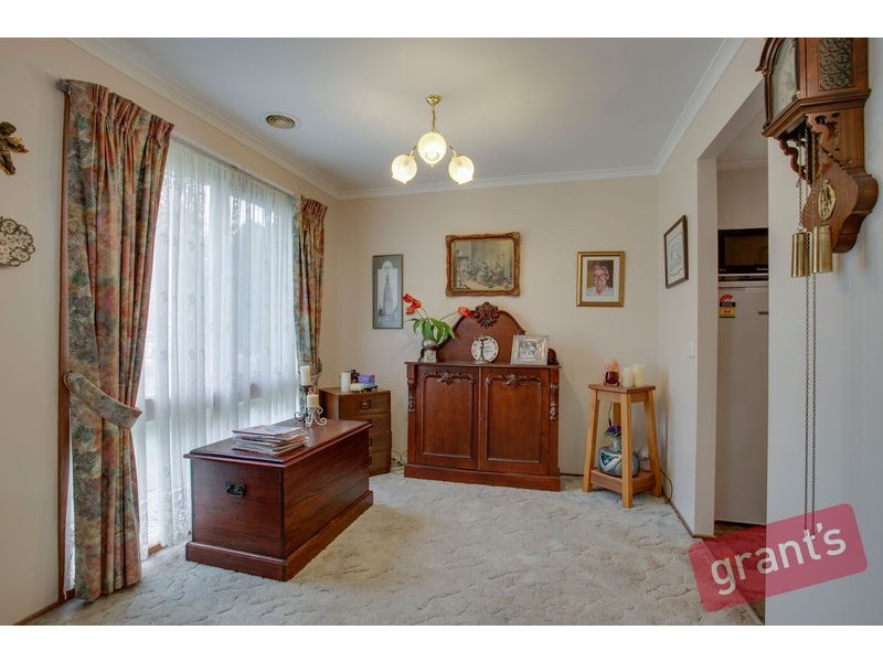 8 Pioneer Court, Berwick VIC 3806