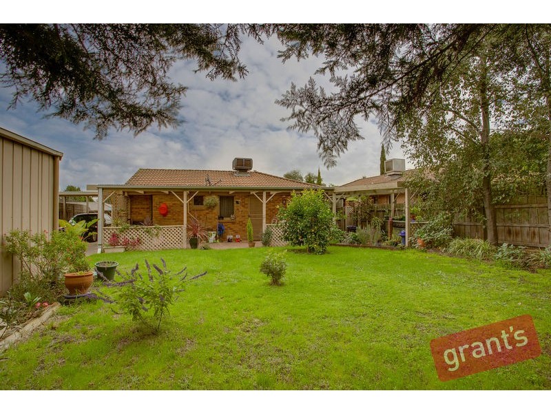 8 Pioneer Court, Berwick VIC 3806