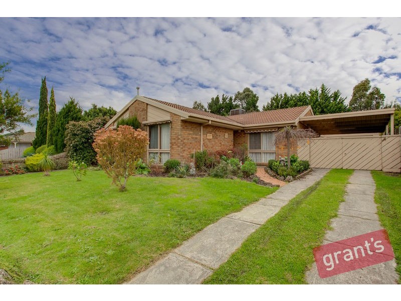 8 Pioneer Court, Berwick VIC 3806