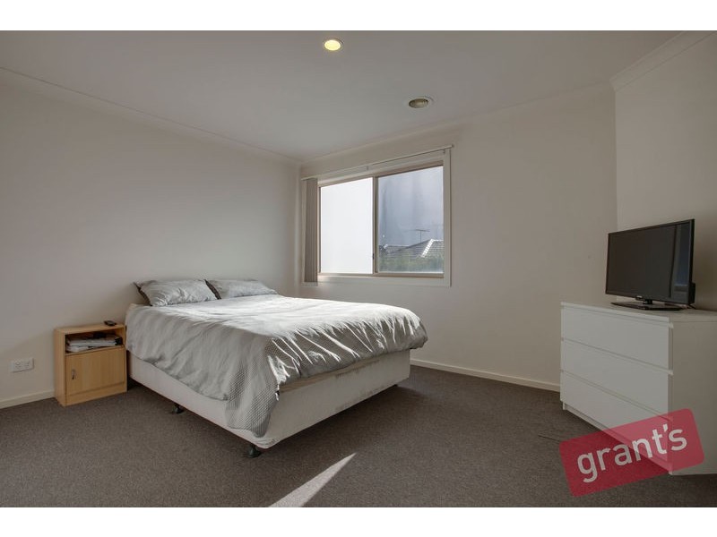 14 Melzak Way, Berwick VIC 3806