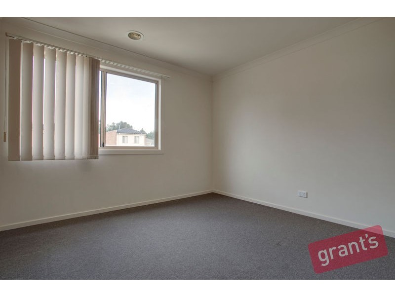 14 Melzak Way, Berwick VIC 3806