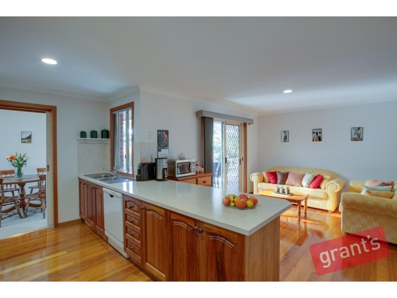 64 Jacksons Road, Narre Warren VIC 3805