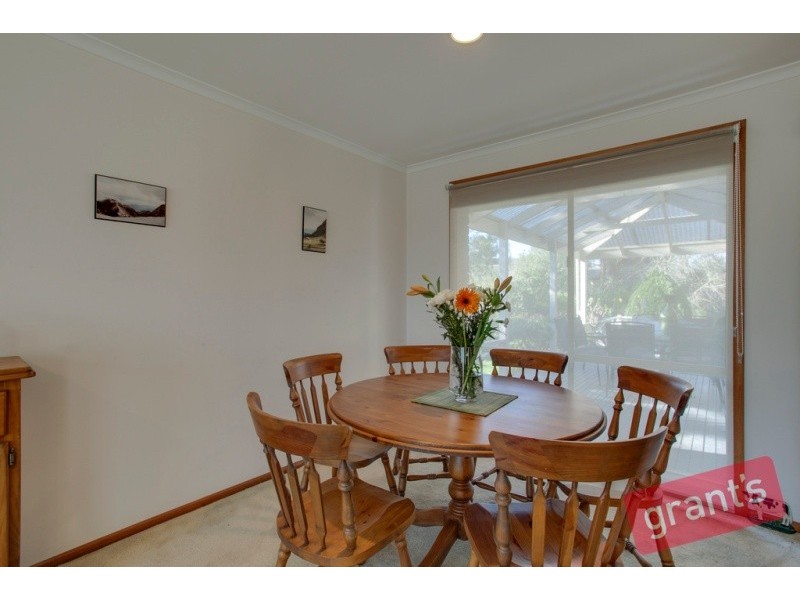 64 Jacksons Road, Narre Warren VIC 3805