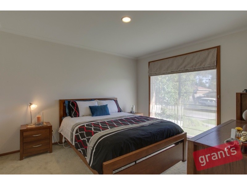 64 Jacksons Road, Narre Warren VIC 3805
