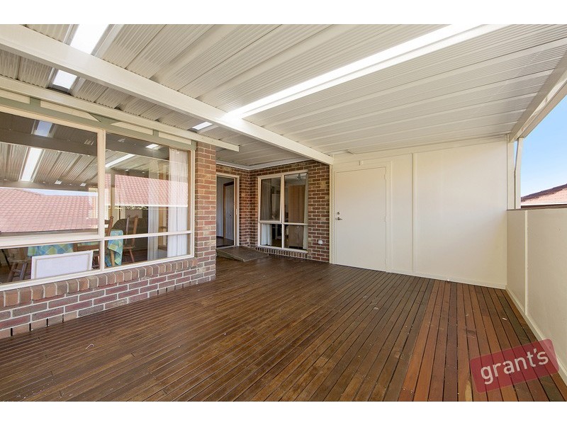 27 Hilltop Close, Narre Warren South VIC 3805