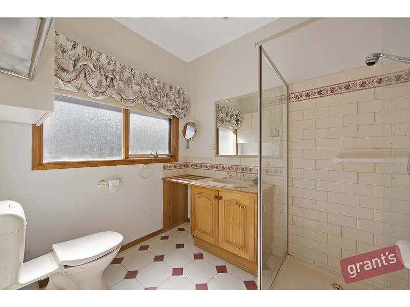 27 Hilltop Close, Narre Warren South VIC 3805