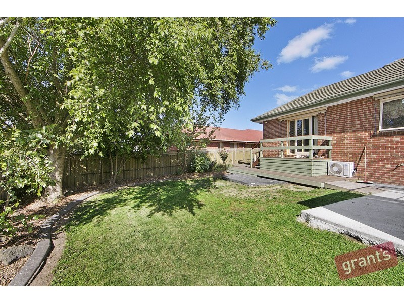 27 Hilltop Close, Narre Warren South VIC 3805