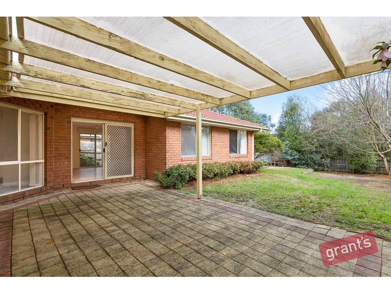 17 Sandalwood Drive, Narre Warren VIC 3805