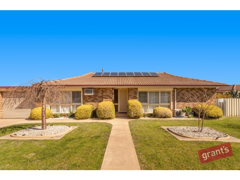 14 Bradley Terrace, Narre Warren VIC 3805