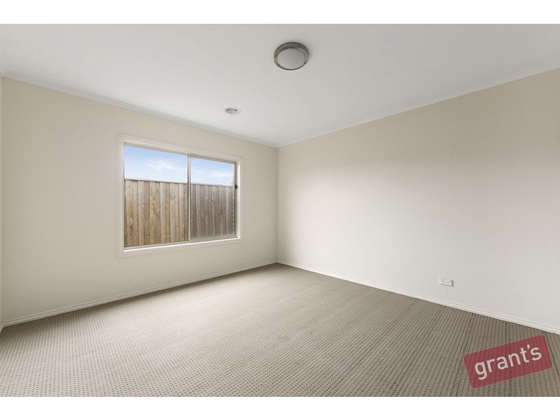 24 Verdant Avenue, Officer VIC 3809