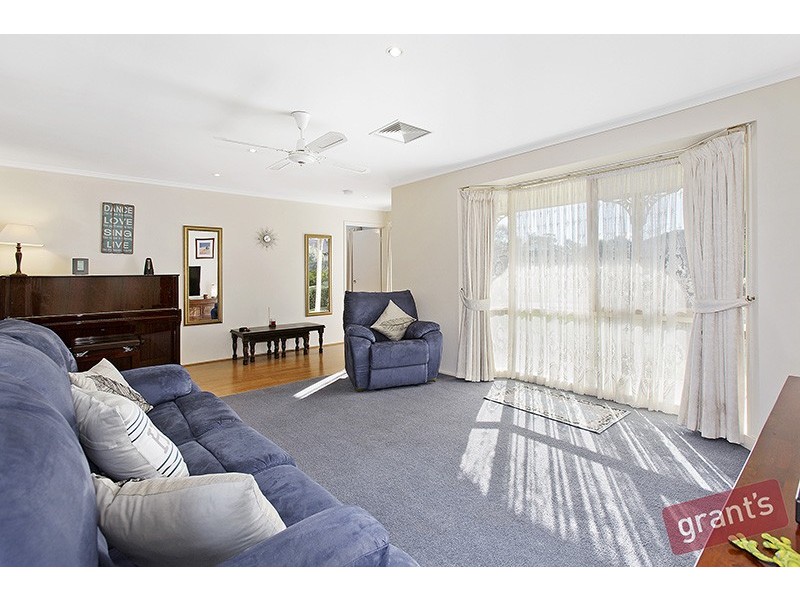 1 Karen Close, Narre Warren South VIC 3805