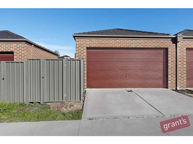 82 Sabel Drive, Cranbourne North VIC 3977