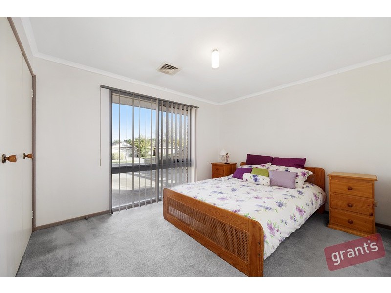 12 Rozzy Parade, Narre Warren VIC 3805