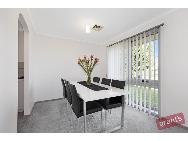 12 Rozzy Parade, Narre Warren VIC 3805