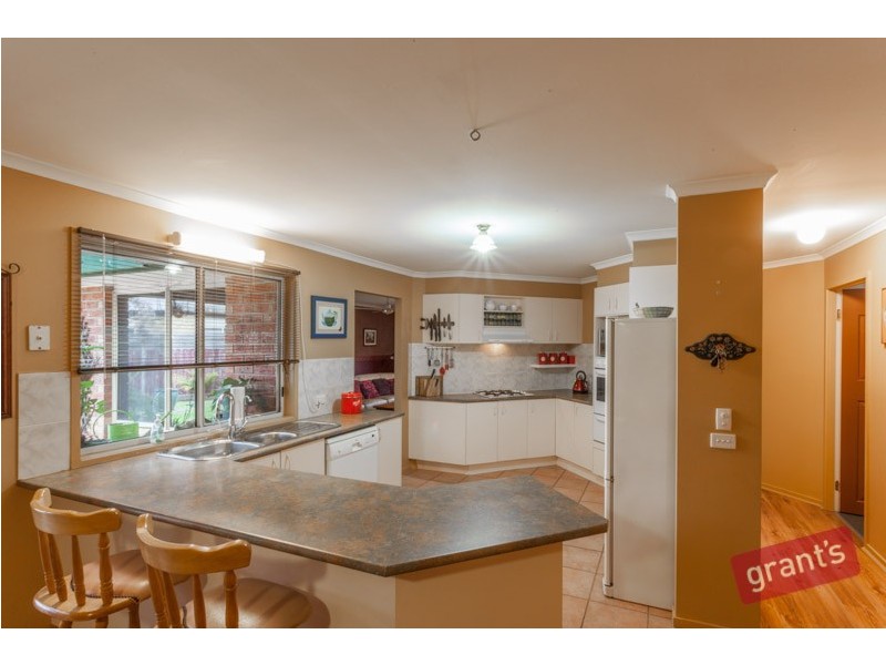 6 Seebeck Drive, Narre Warren South VIC 3805