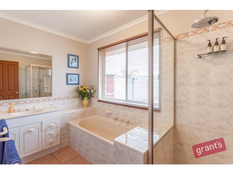 6 Seebeck Drive, Narre Warren South VIC 3805