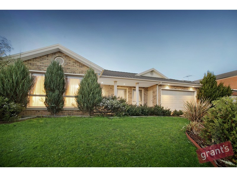 112 Robinswood Parade, Narre Warren South VIC 3805