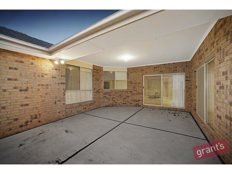 112 Robinswood Parade, Narre Warren South VIC 3805