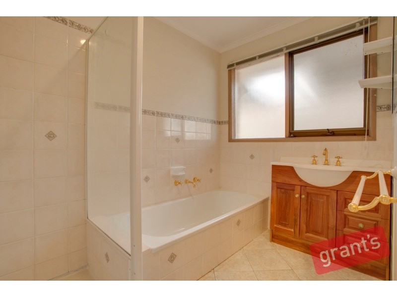 7 Bosco Close, Narre Warren VIC 3805