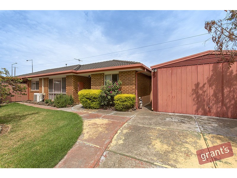 25 Pine Hill Court, Cranbourne North VIC 3977