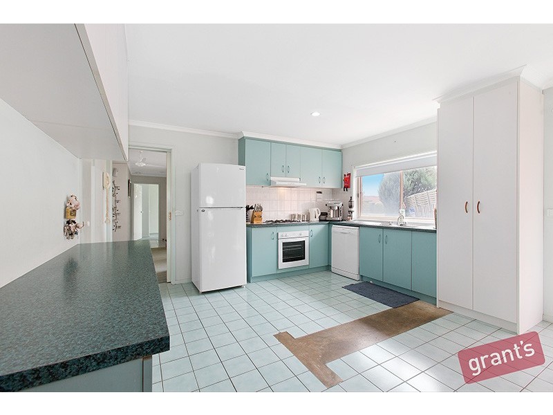 25 Pine Hill Court, Cranbourne North VIC 3977