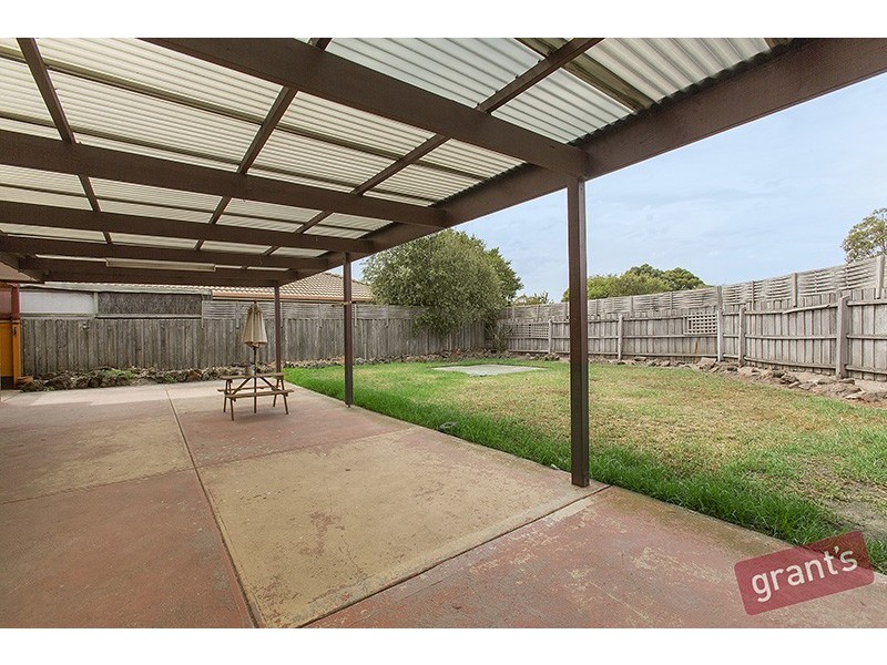 25 Pine Hill Court, Cranbourne North VIC 3977