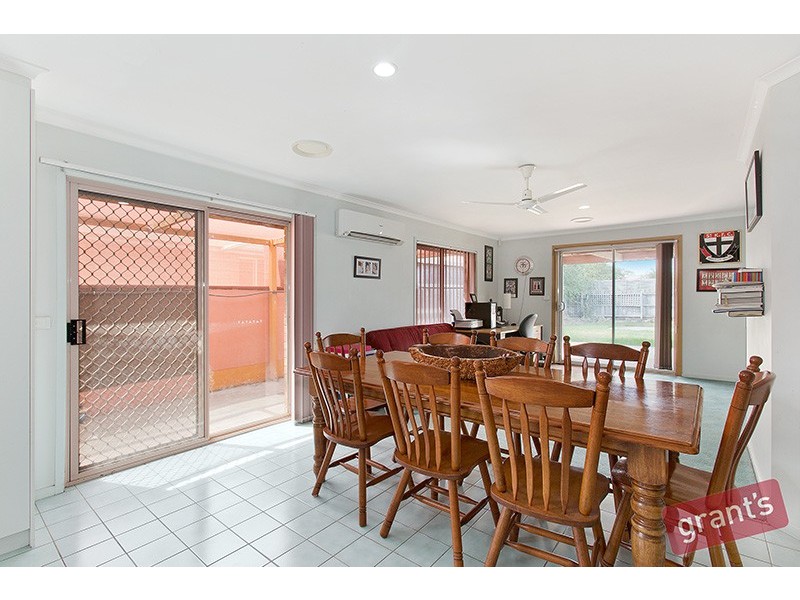 25 Pine Hill Court, Cranbourne North VIC 3977