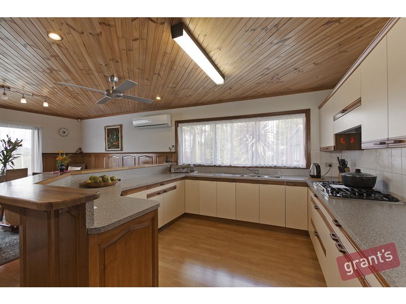 10 Basil Close, Hallam VIC 3803