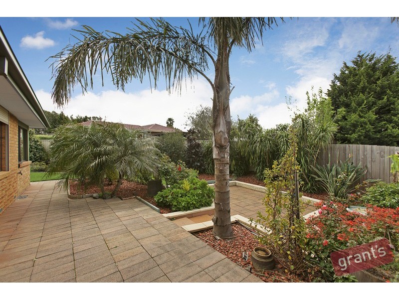 10 Basil Close, Hallam VIC 3803