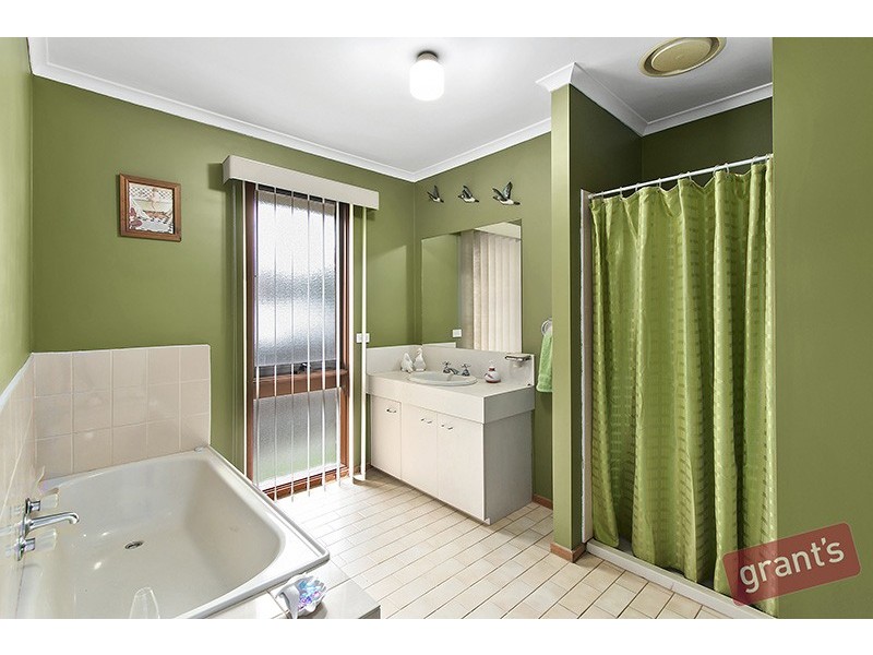 5 Benson Court, Narre Warren VIC 3805