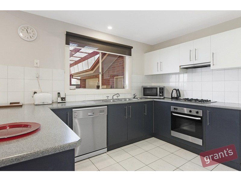 17 Grenfell Rise, Narre Warren South VIC 3805