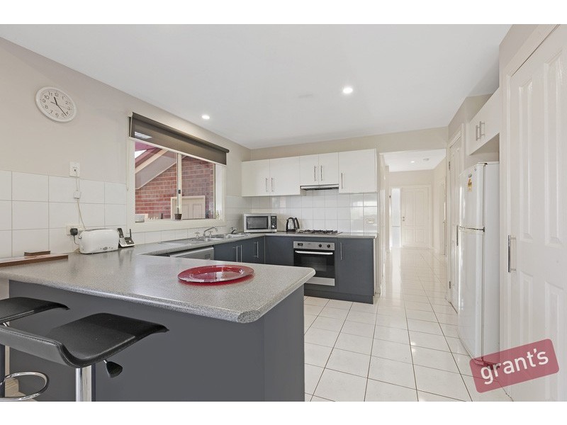 17 Grenfell Rise, Narre Warren South VIC 3805