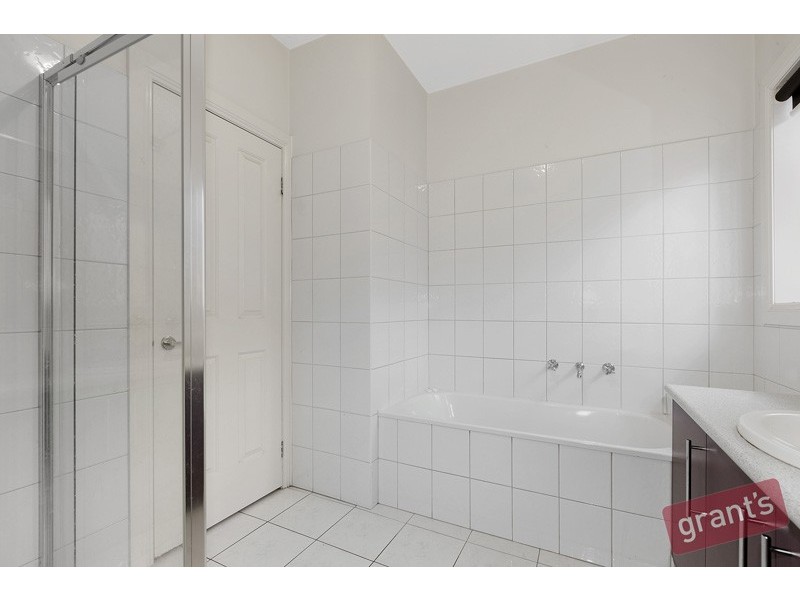 17 Grenfell Rise, Narre Warren South VIC 3805