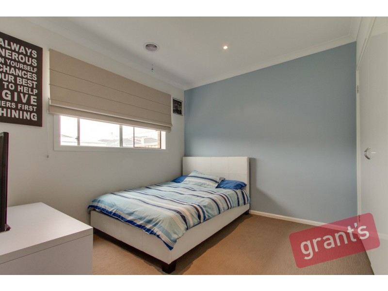 8 Celsius Drive, Cranbourne North VIC 3977