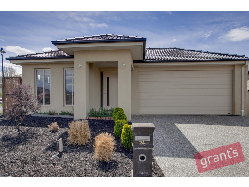24 Sarton Link, Pakenham VIC 3810