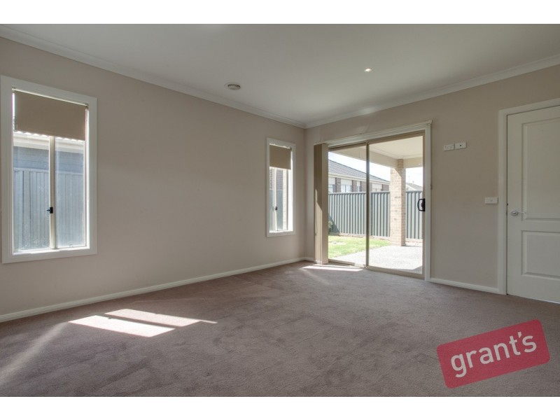 24 Sarton Link, Pakenham VIC 3810