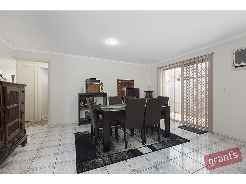 1/21 Ravensthorpe Crescent, Narre Warren VIC 3805