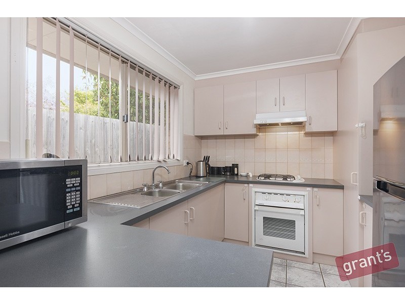 1/21 Ravensthorpe Crescent, Narre Warren VIC 3805