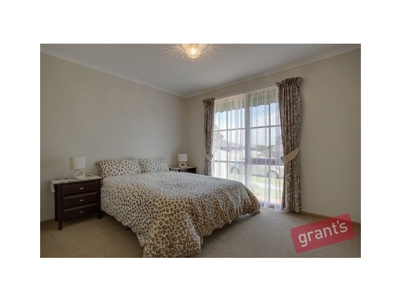 4 Garnet Close, Narre Warren VIC 3805