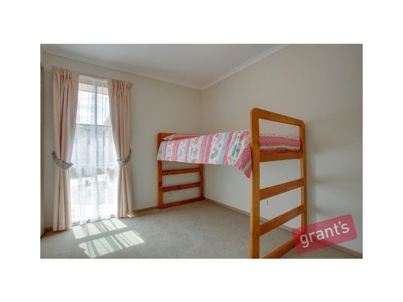 4 Garnet Close, Narre Warren VIC 3805