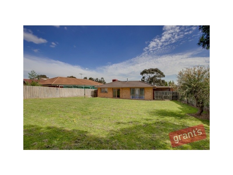 4 Garnet Close, Narre Warren VIC 3805