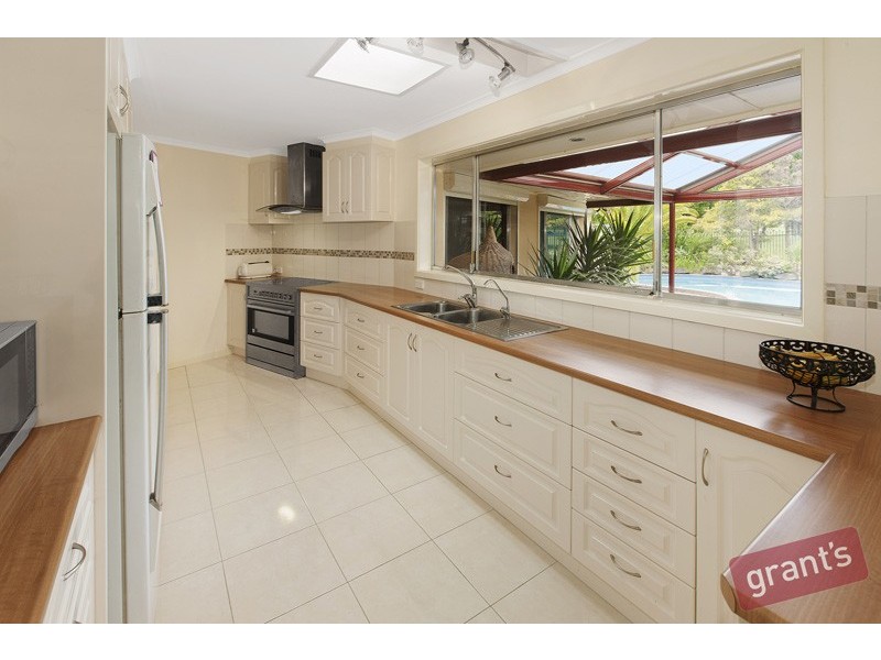 5 Grantchester Road, Narre Warren North VIC 3804