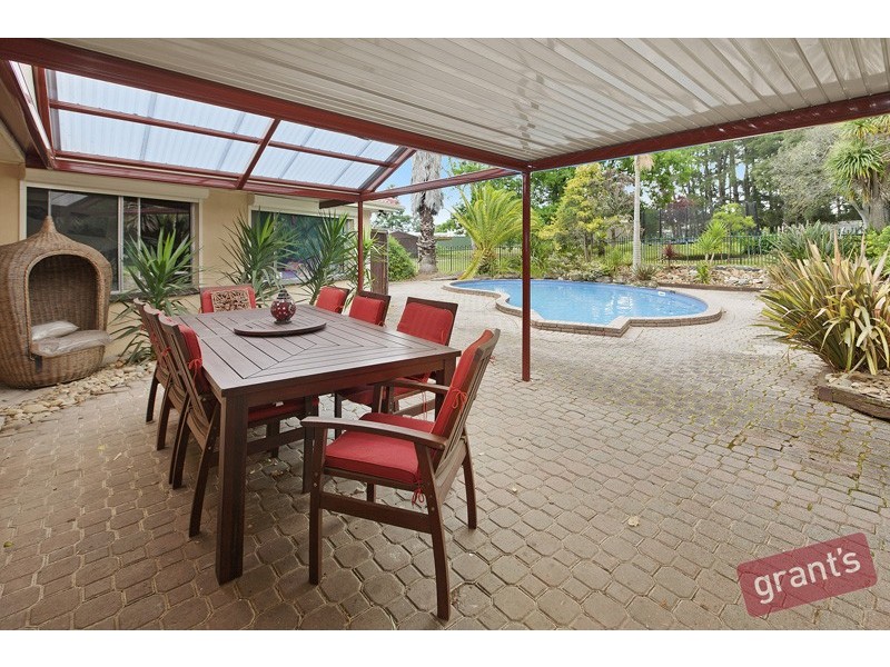 5 Grantchester Road, Narre Warren North VIC 3804