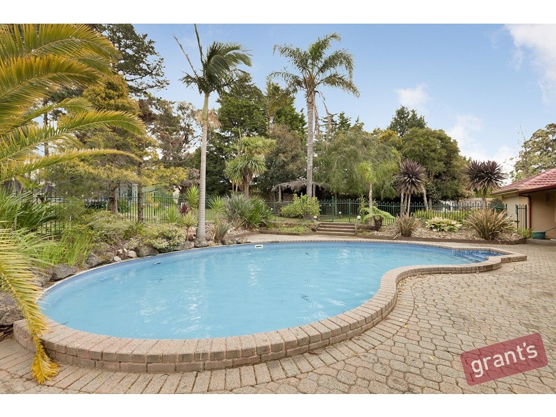 5 Grantchester Road, Narre Warren North VIC 3804