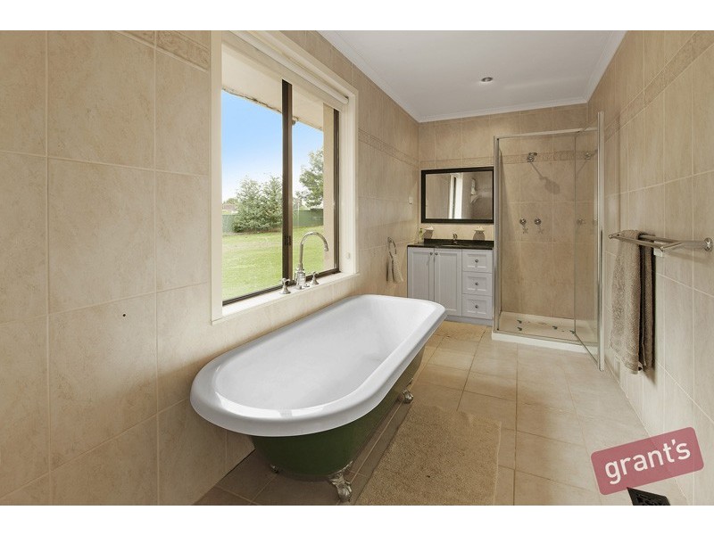 5 Grantchester Road, Narre Warren North VIC 3804