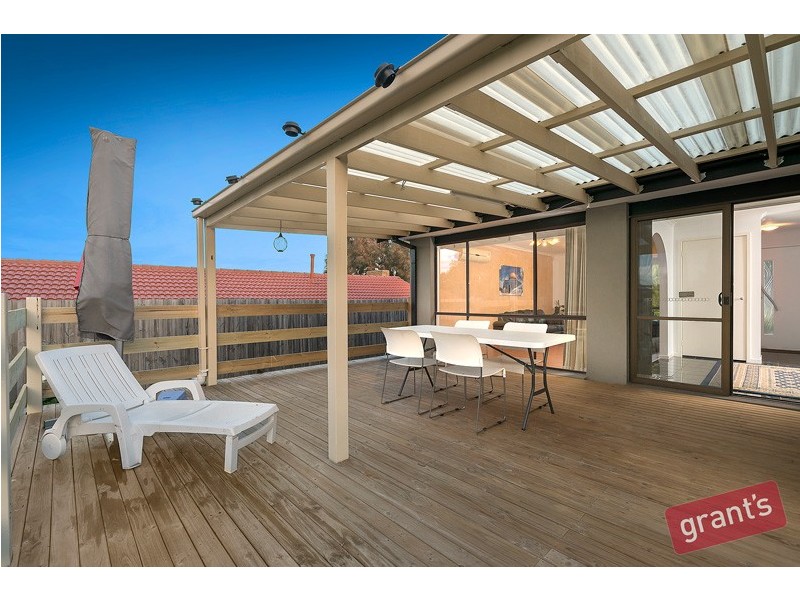 18 Poorinda Rise, Narre Warren VIC 3805