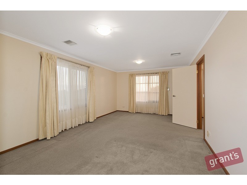 5 Nioka Court, Endeavour Hills VIC 3802