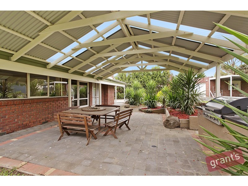 15 McKenzie Lane, Narre Warren North VIC 3804